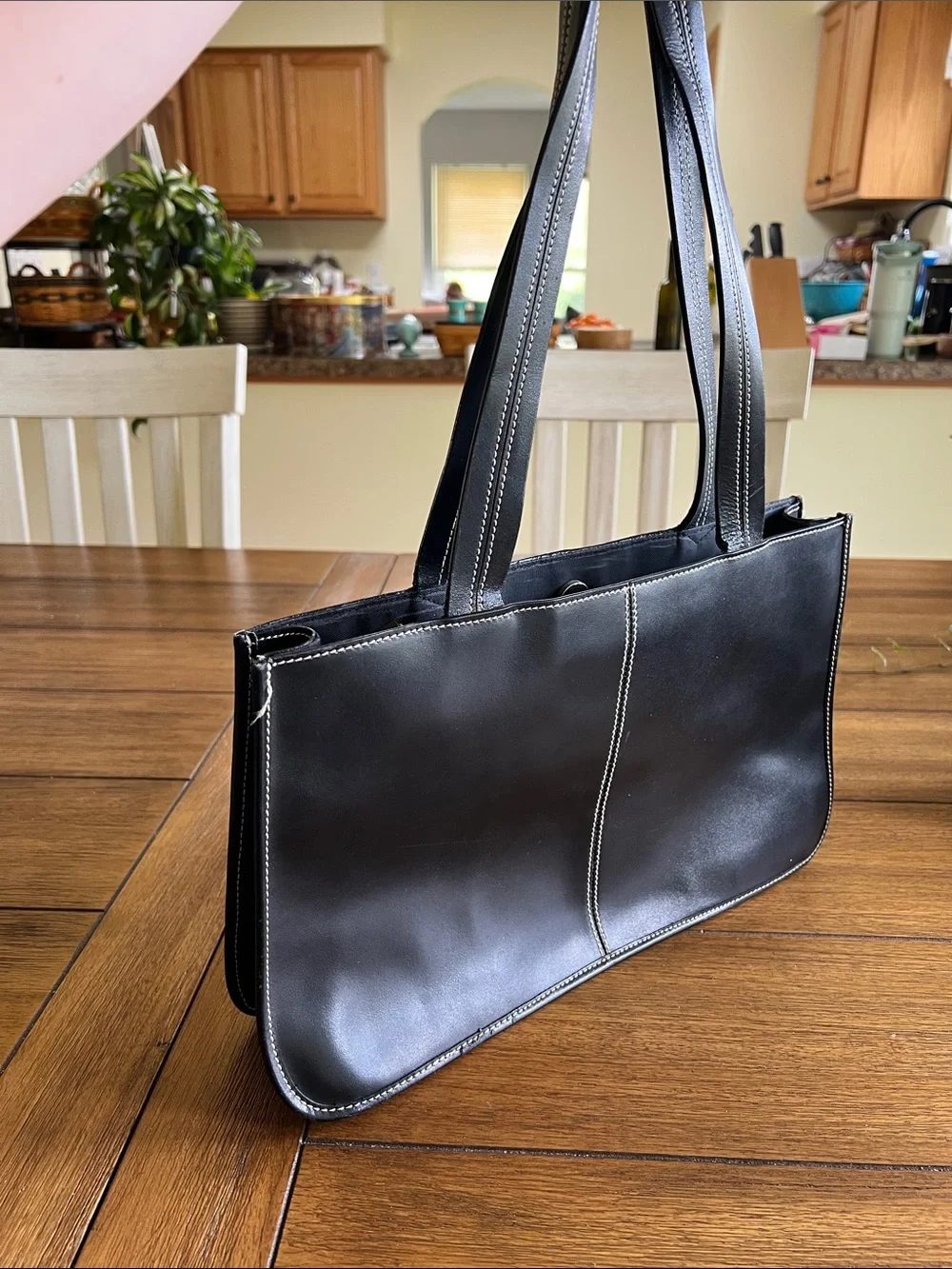 Reaction Kenneth Cole Black Shoulder Bag with Contrast Stitching
